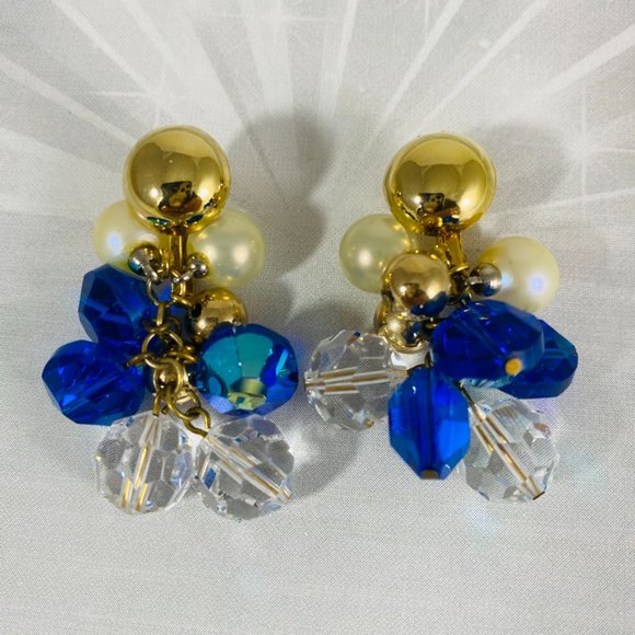 Gorgeous vintage cluster drop earrings with AB and iridescent crystals Clip On - Picture 3 of 6